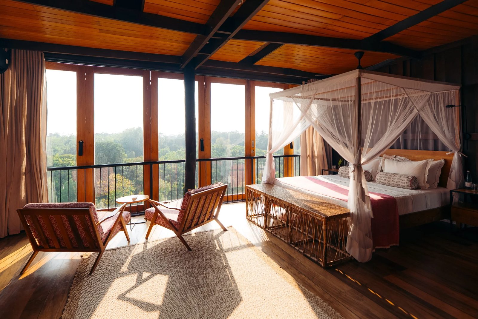 Kumbuk & Jak king room
